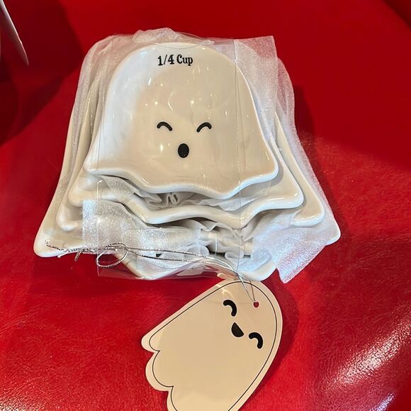 NWT ghost shaped measuring cups - Picture 1 of 2